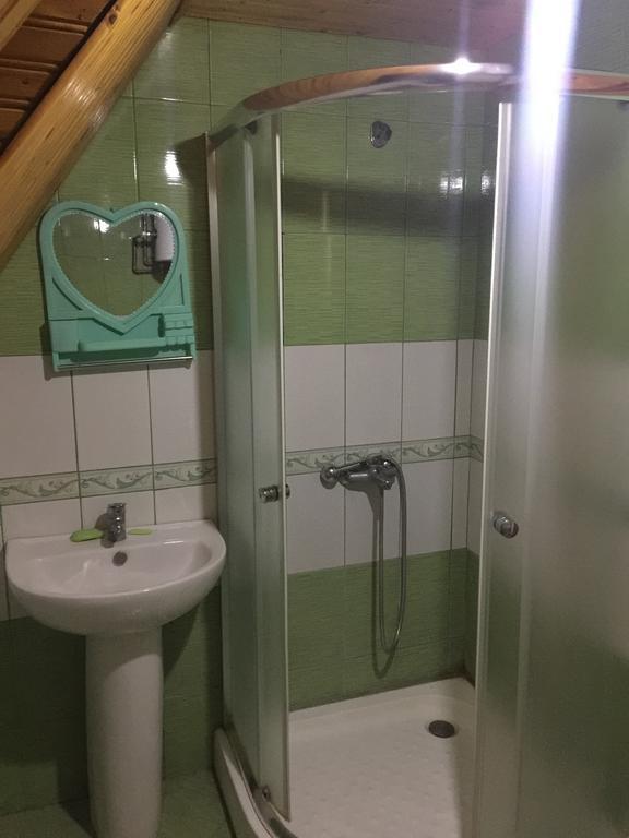 Lepushe Guesthouse Alpini מראה חיצוני תמונה