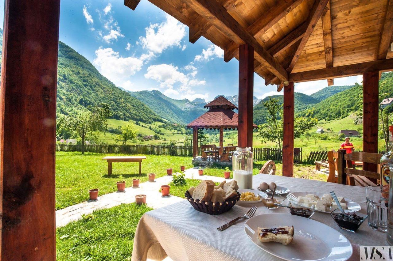 Lepushe Guesthouse Alpini מראה חיצוני תמונה
